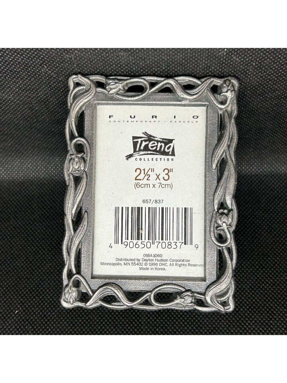 2 1/2"x 3" metal photo frame